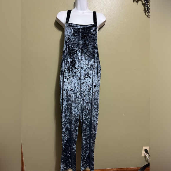 Urban Outfitters‎ Velvety Blue Overalls, Size S - Picture 1 of 5
